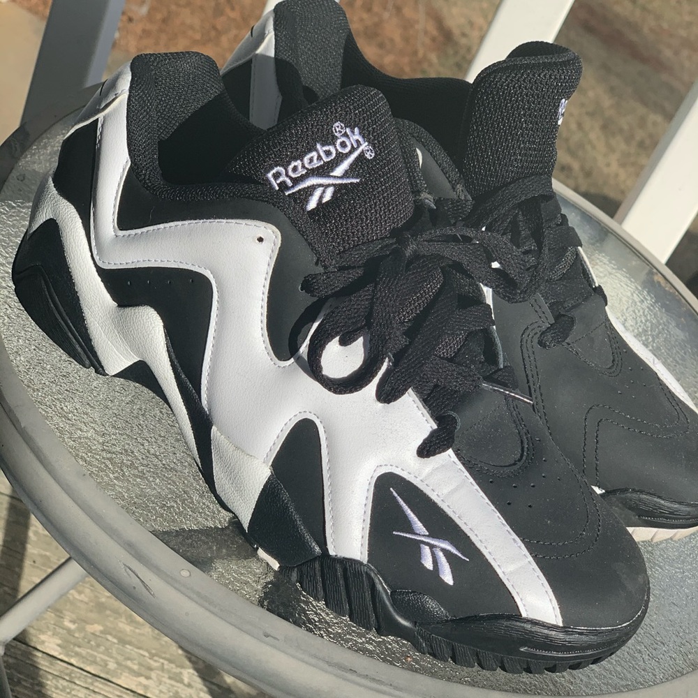 Kamikaze 2 low junior kids size 7 Reebok